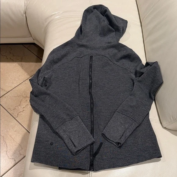 lululemon athletica Men’s Dark Gray Hooded Zip Cardigan - Picture 5 of 13